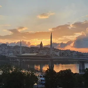 verificați disponibilitatea